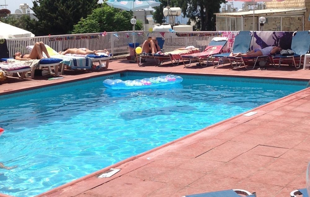 Efi Hotel Apts Agia Napa Buitenkant foto