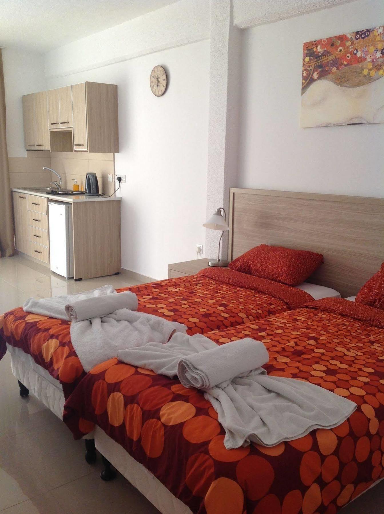 Efi Hotel Apts Agia Napa Buitenkant foto