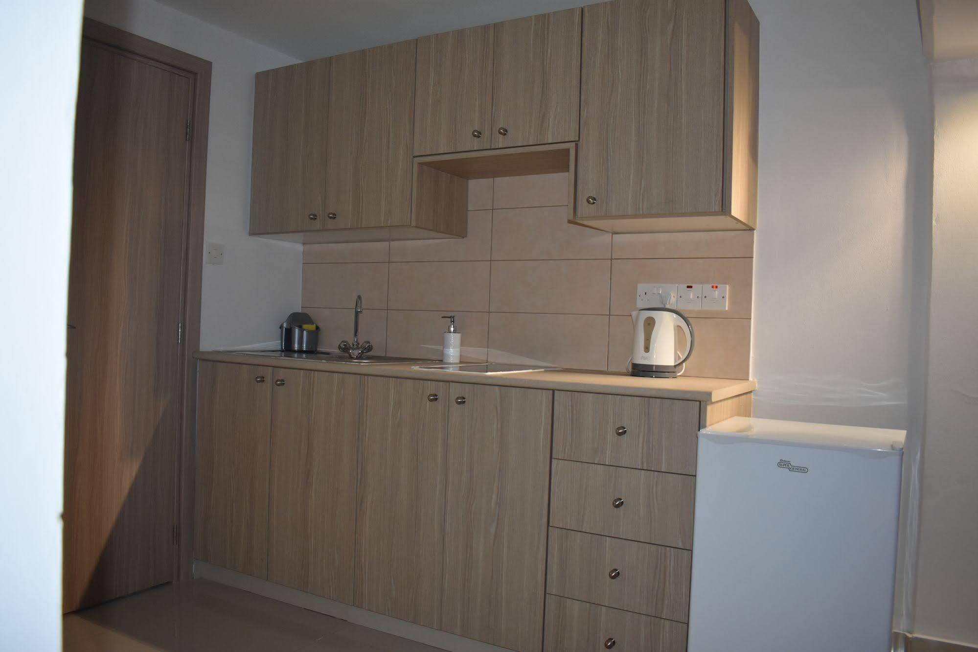 Efi Hotel Apts Agia Napa Buitenkant foto